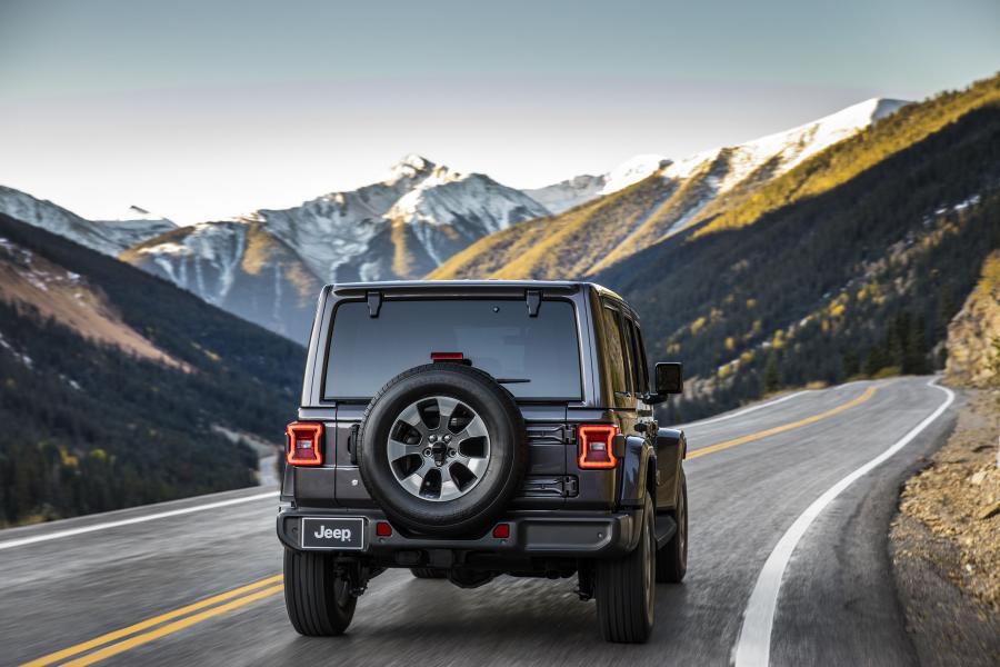  Jeep Wrangler Unlimited Sahara (JL) 2018 года  (NA) (фото 10 из 52)